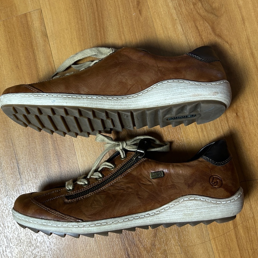 Remonte Brown and‎ Black Sneakers with Zipper Detail - Picture 16 of 16